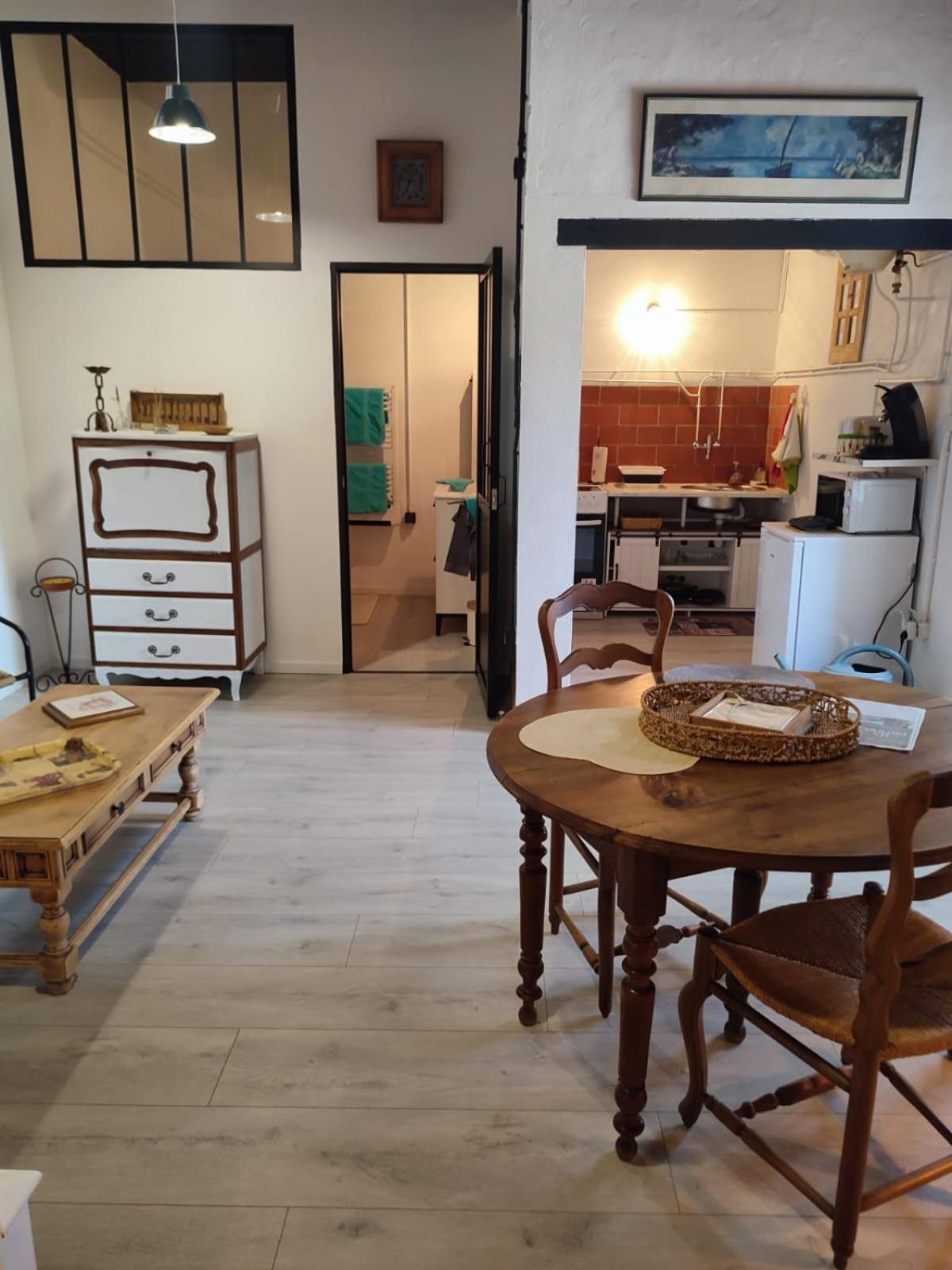 Les Oliviers Apartment Caumont-sur-Durance Bagian luar foto